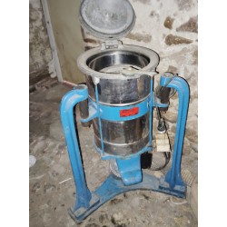 A vendre Centrifugeuse à opercules de marque Thomas.