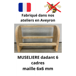 Muselière anti-frelons en bois pour ruchette Dadant 6