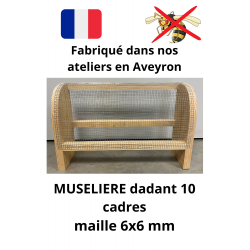 Muselière anti-frelons en bois pour ruche Dadant 10 maille 10x10