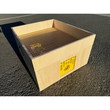 PIEGE FRELON CAISSE ROUGE 1GRILLE JAUNE SELECTIVE