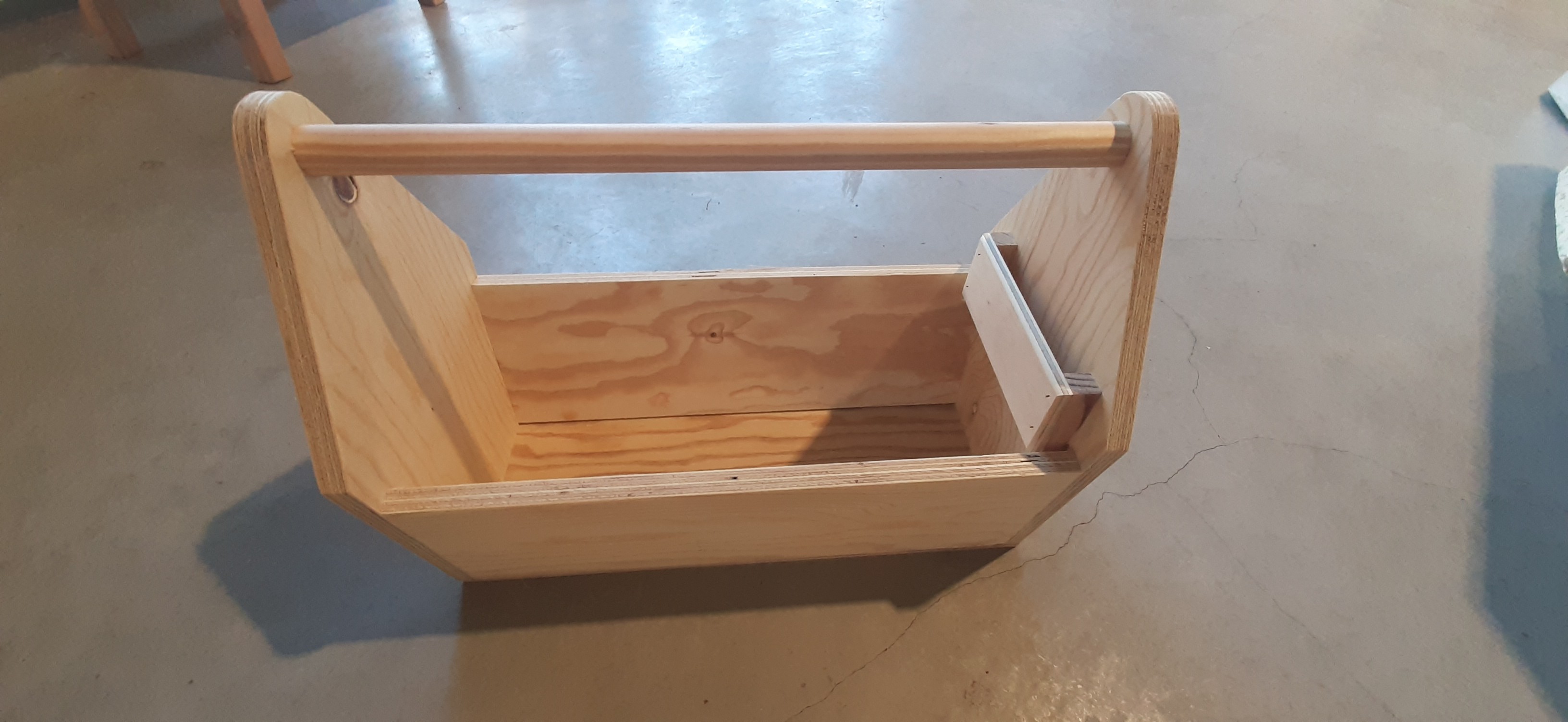 Caisse en bois pour cadres et outils